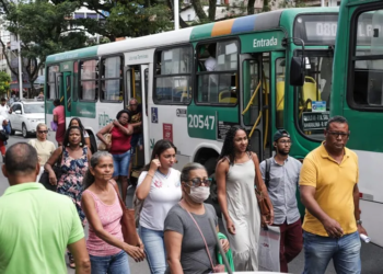 Prefeitura repudia ato de rodoviários na Lapa e nega pendências