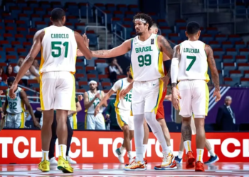 Brasil volta à quadra contra Camarões em busca de vaga nas semis