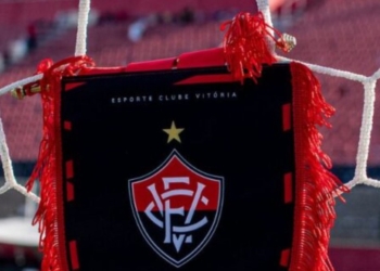 Jogadores Dudu e Rodrigo Andrade do Vitória são agredidos em bar de Salvador