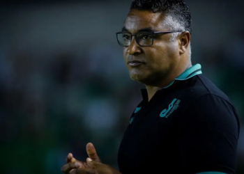 Juventude anuncia saída de Roger Machado