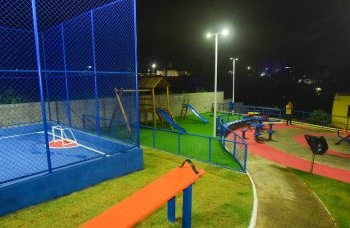 Espaço que servia para descarte é transformado em nova praça no bairro de Pirajá