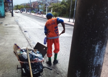 Coleta de lixo é retomada na Cidade Baixa após ameaças a segurança dos garis