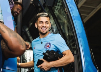 Bahia renova contrato com atacante até 2029