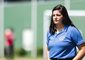 Após título, Lindsay Camila deixa cargo de técnica do time feminino do Bahia