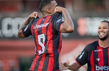 IRONIA RUBRO-NEGRA Final de semana alegre, não teve jogo do Vitória