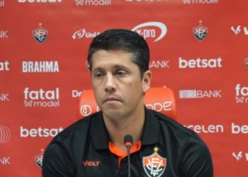 Carpini elogia desempenho do Vitória após derrota para o Inter