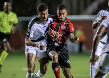 Vitória sofre derrota para o Vasco e segue na zona de rebaixamento