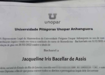 Suspeita de assinar laudos de órgãos infectados por HIV se entrega à polícia