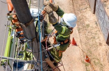 Coelba leva ação para a remoção de cabos para cinco municípios baianos