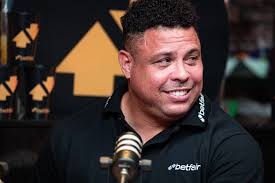 Ronaldo desiste de pré-candidatura à presidência da CBF: “Encontrei 23 portas fechadas”