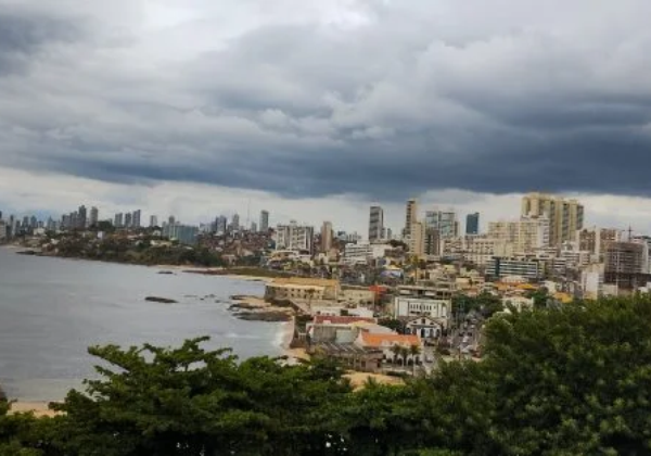 Fim de semana em Salvador terá variação de nuvens e chance de chuva