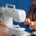 As mãos que vestem a folia: costureiras impulsionam economia de Salvador no Carnaval