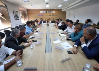Secretária se reúne com prefeitos da região de Brumado para qualificar assistência à saúde