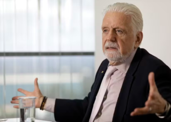 PF intima Jaques Wagner para depor em investigação sobre o caso Master