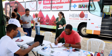Unidade móvel da Hemoba participa de ação solidária promovida pelo cantor Buja Ferreira