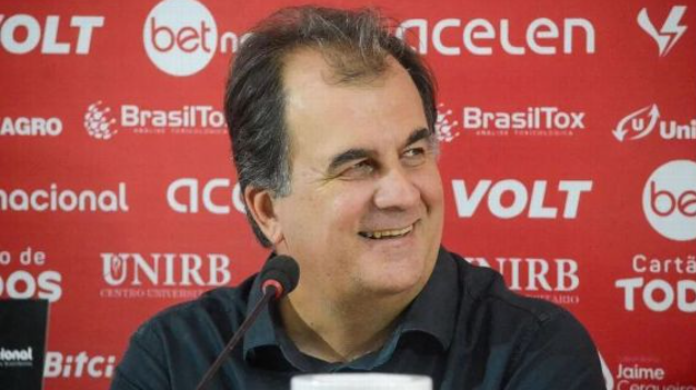 Vitória aciona órgão regulador e cobra dívida de R$ 10,3 milhões do Grêmio por Wagner Leonardo